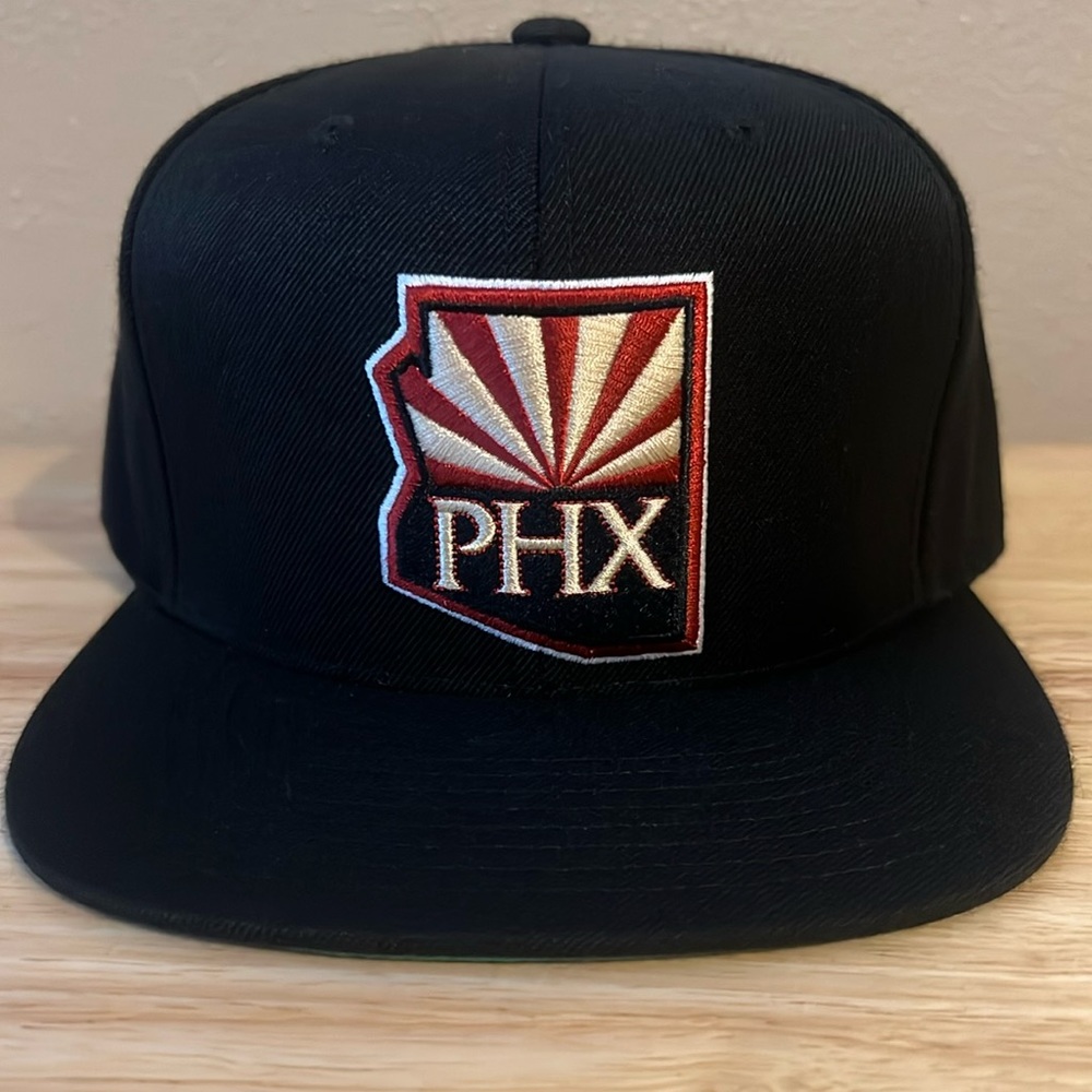Vintage Mitchell and Ness Phoenix Coyotes snapback hat